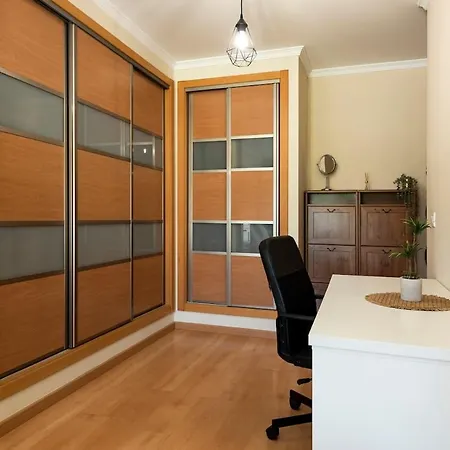 Spacious 3 Bedroom In Διαμέρισμα *
