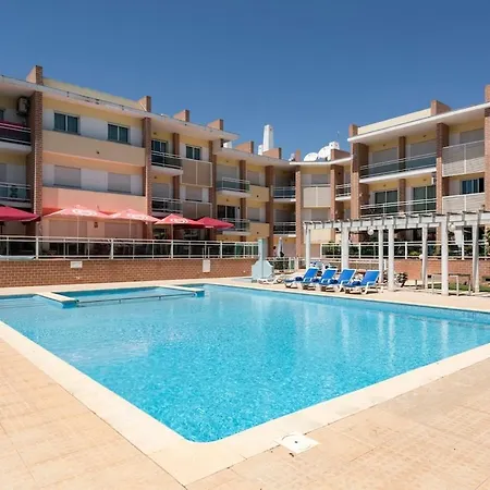 Spacious 3 Bedroom In Διαμέρισμα *