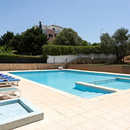 Spacious 3 Bedroom In Διαμέρισμα *
