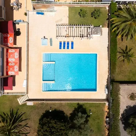 Spacious 3 Bedroom In Διαμέρισμα *