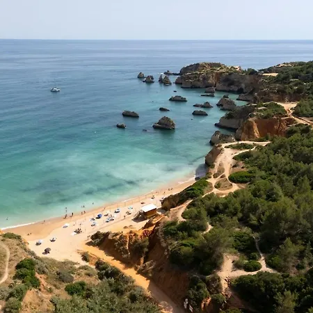 Spacious 3 Bedroom In Διαμέρισμα