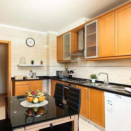 Spacious 3 Bedroom In * Alvor