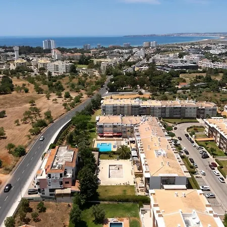 Spacious 3 Bedroom In * Alvor
